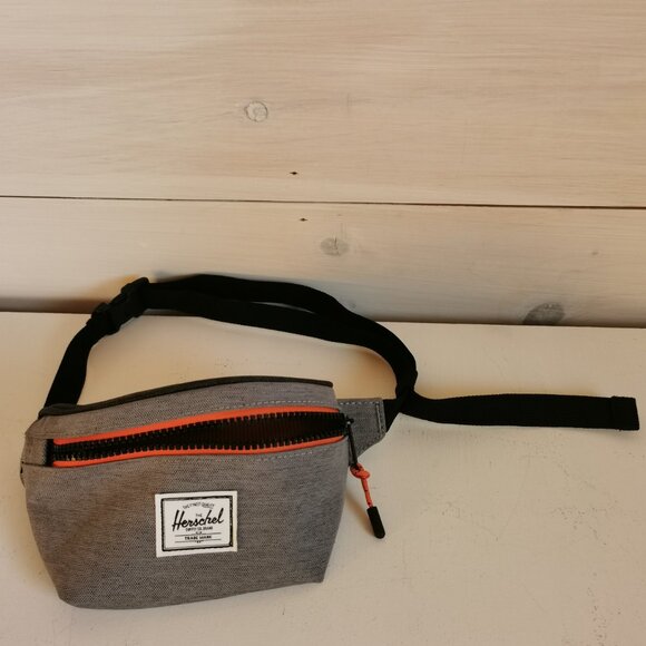Kid's Herschel Supply Co. "Twelve" Belt Bag/ Waist Pack NWOT - Picture 4 of 12